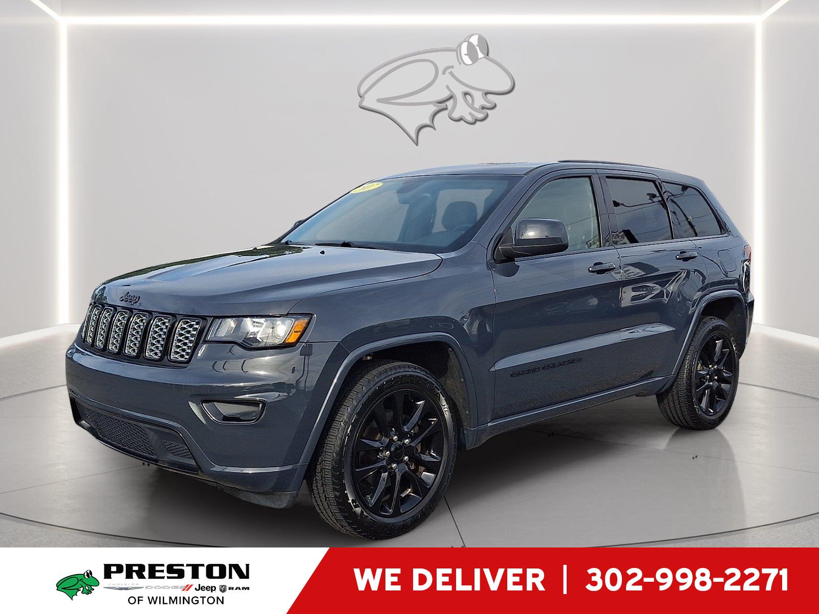 Rhino Clearcoat 2017 Jeep Grand Cherokee SUV / Crossover Four-Wheel Drive 8-Speed Automatic