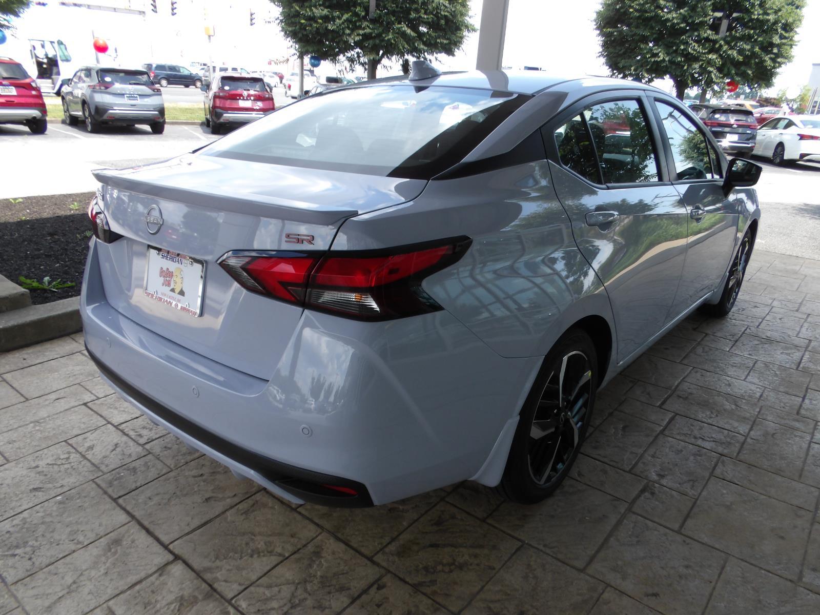 View vehicle photo 7