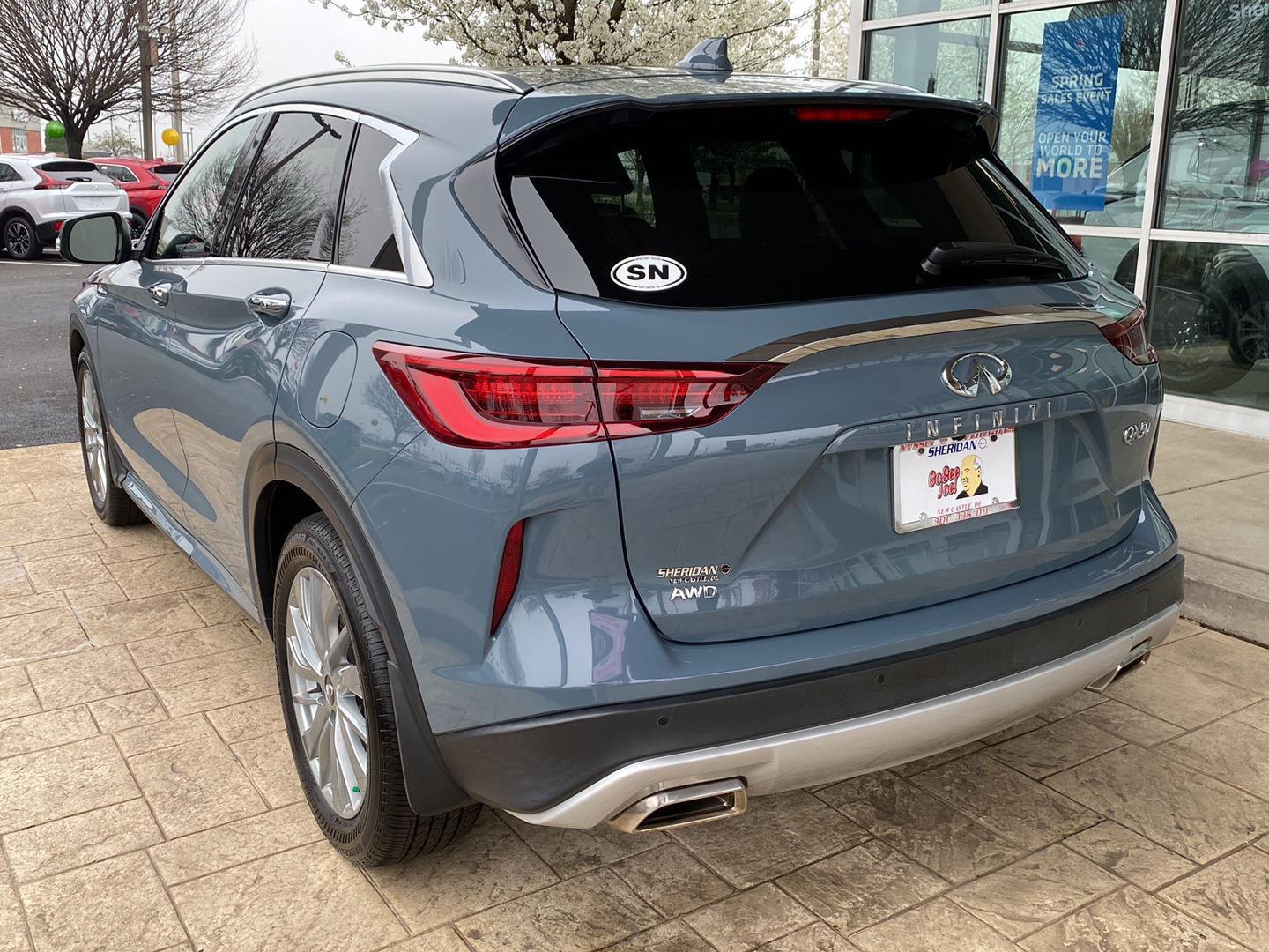 View vehicle photo 5