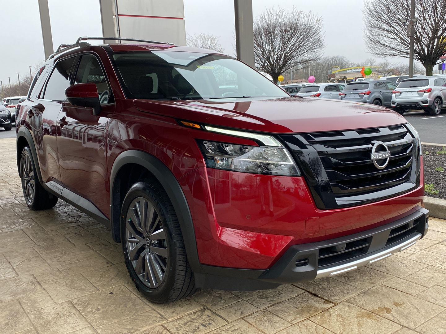 View vehicle photo 3