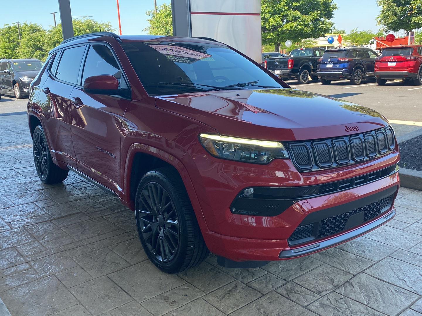 View vehicle photo 3