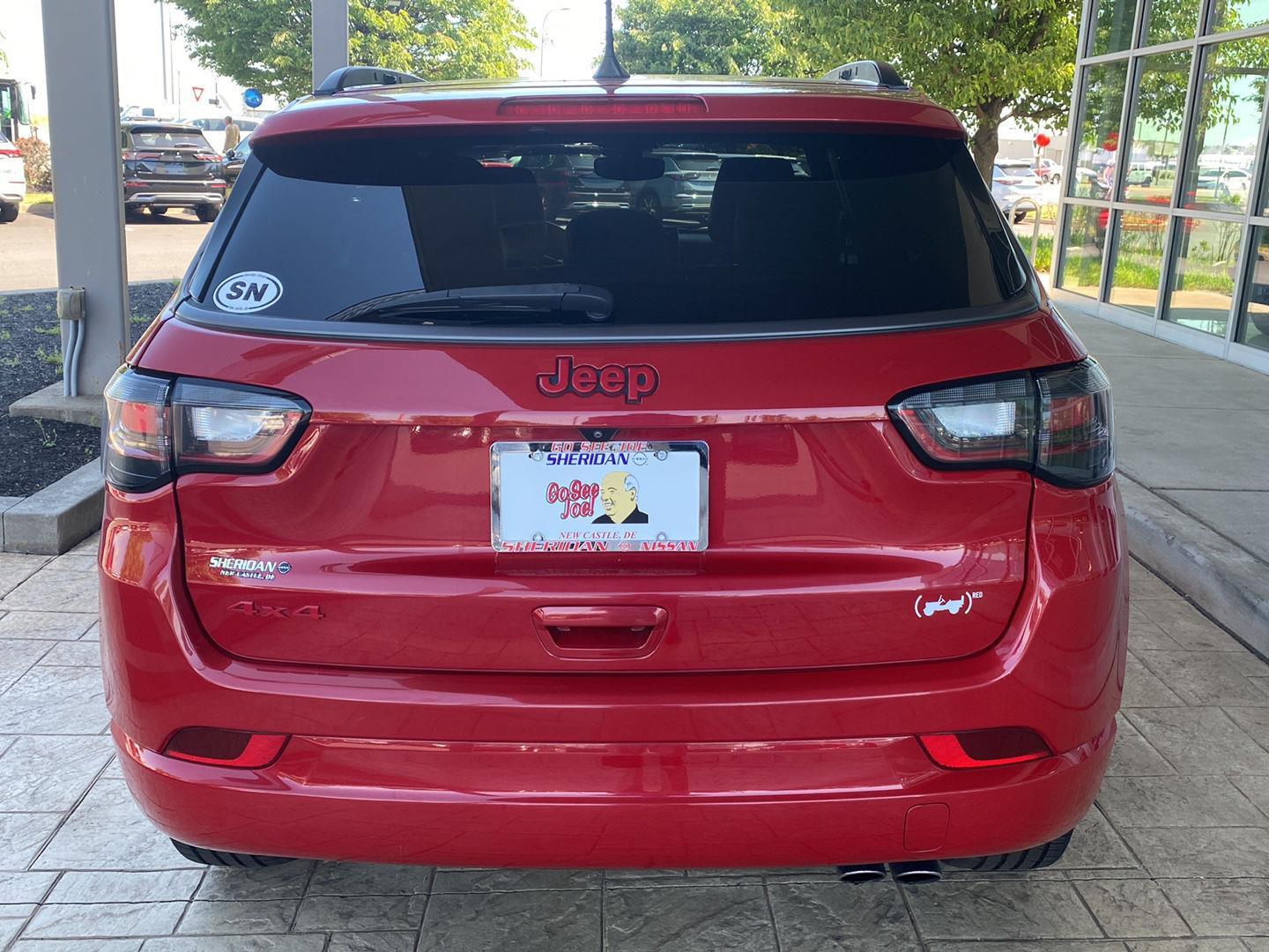 View vehicle photo 6