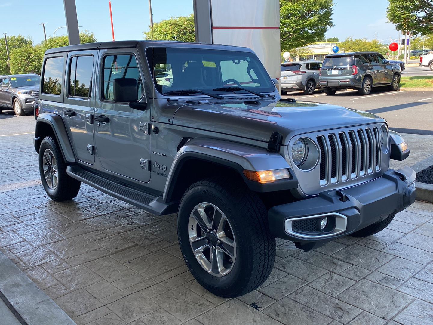 View vehicle photo 3