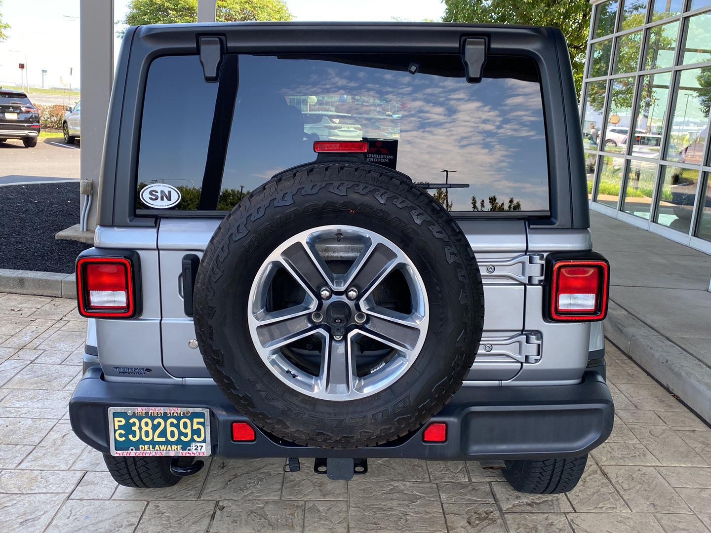 View vehicle photo 7