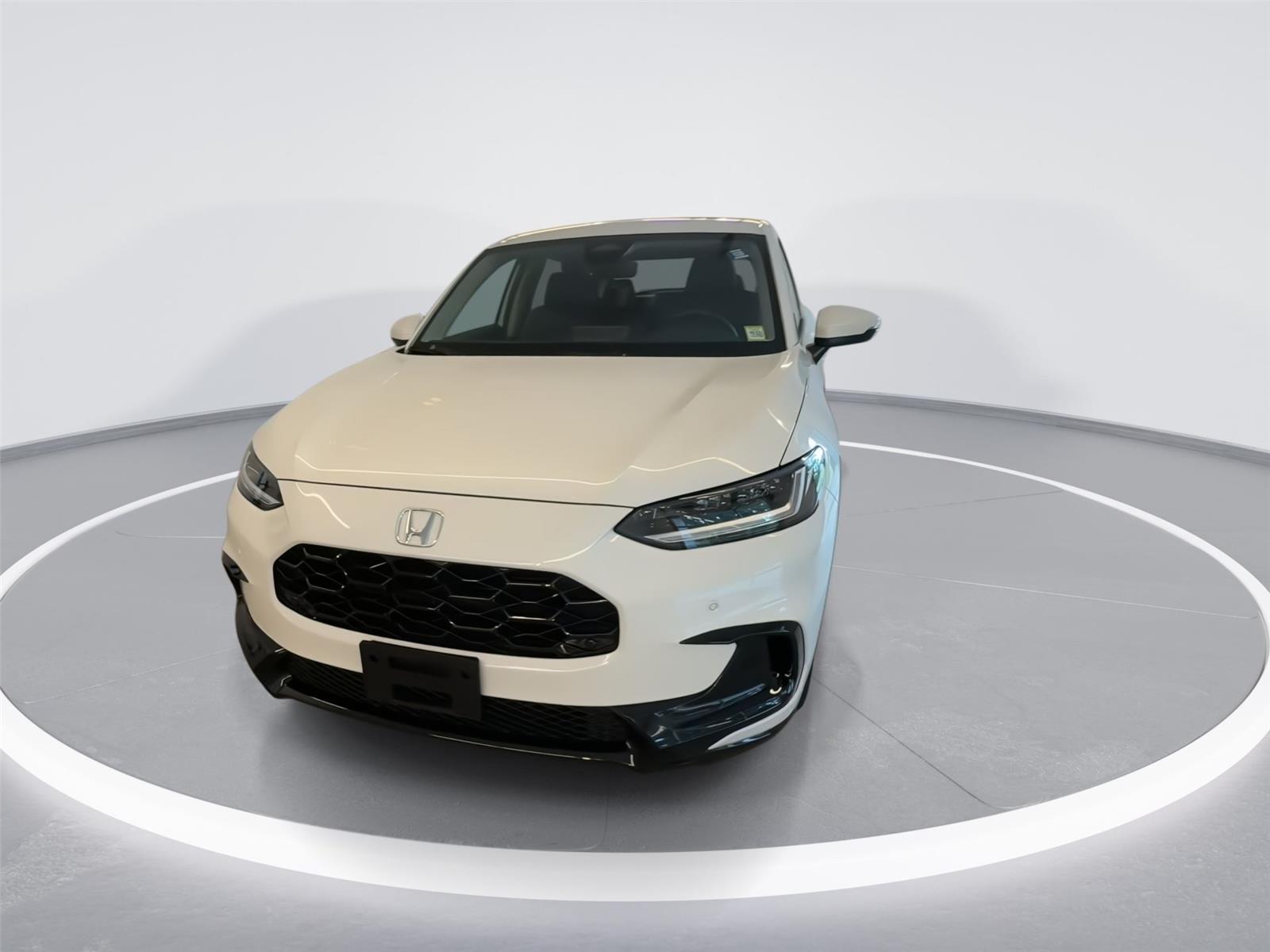 View vehicle photo 4