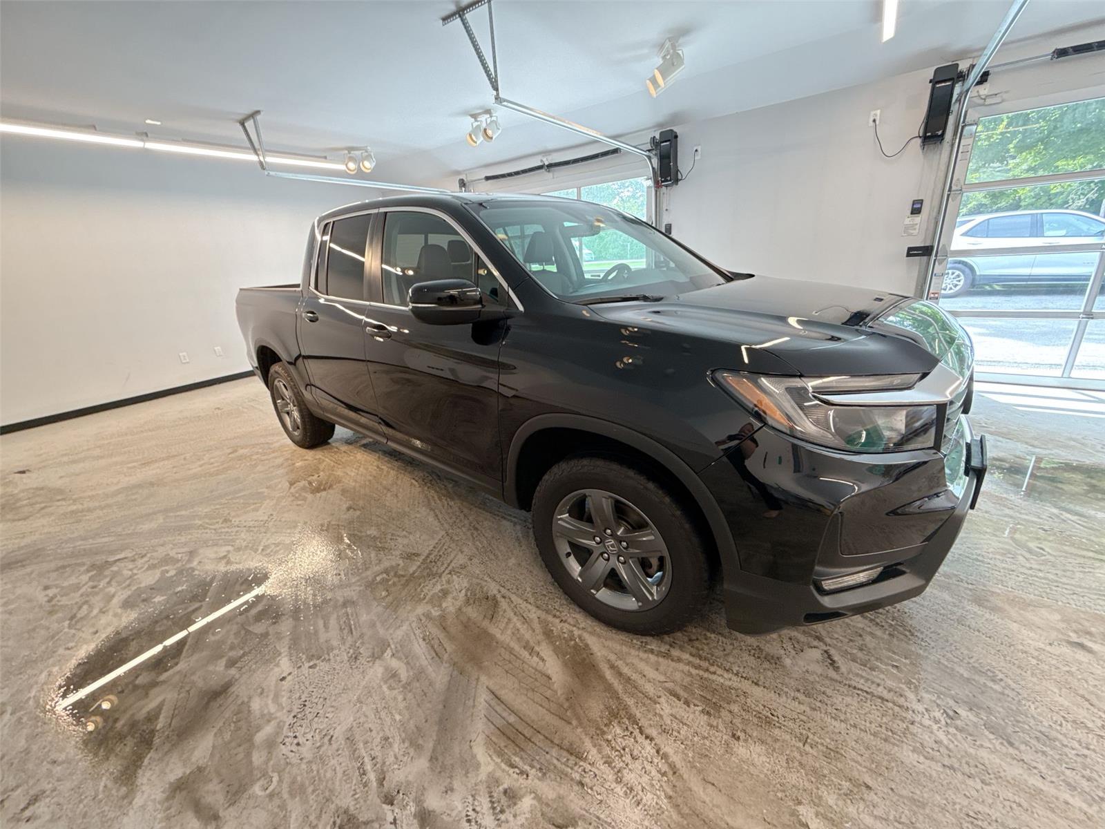 Crystal Black Pearl 2023 Honda Ridgeline Pickup Truck All-Wheel Drive Automatic