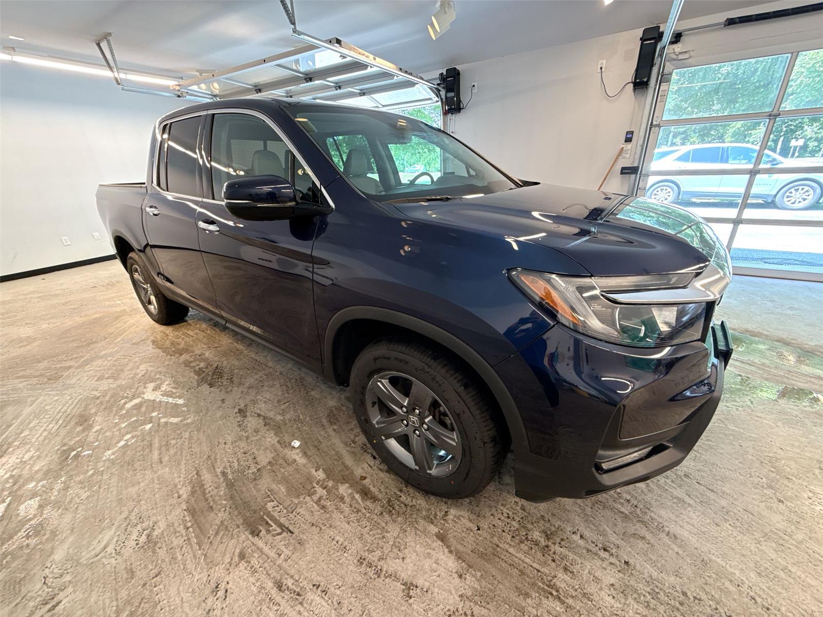Black (Obsidian Blue Pearl) 2022 Honda Ridgeline Pickup Truck All-Wheel Drive Automatic