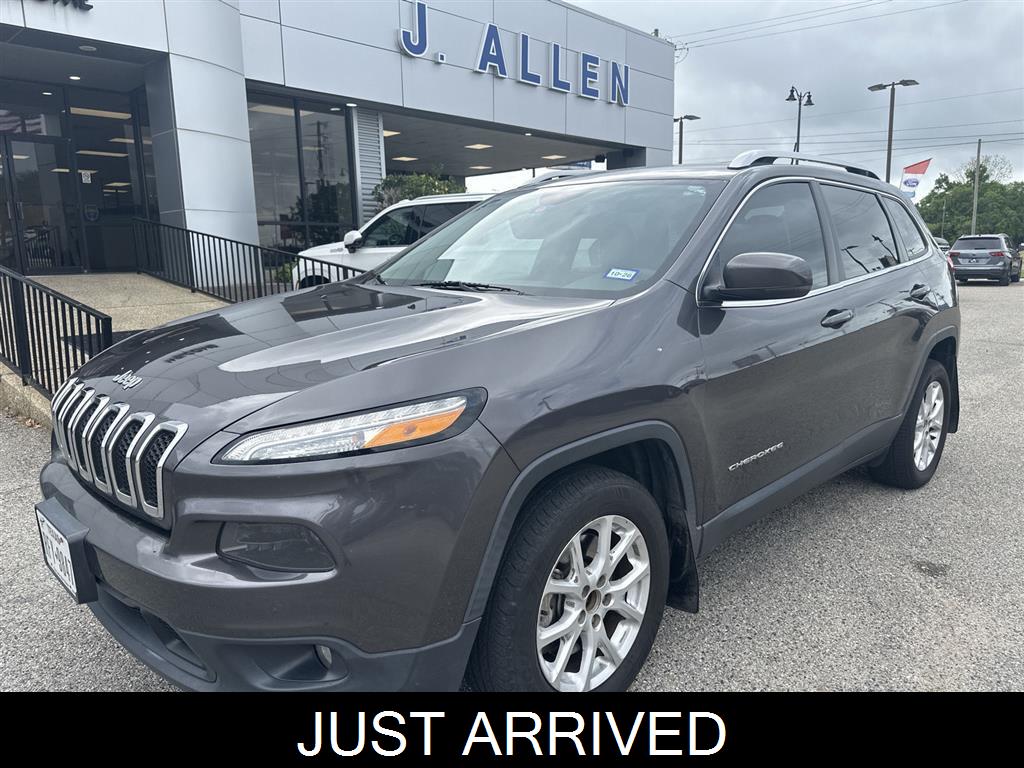 Gray (Granite Crystal Metallic Clearcoat) 2018 Jeep Cherokee Latitude Plus FWD SUV / Crossover Front-Wheel Drive 9-Speed Automatic