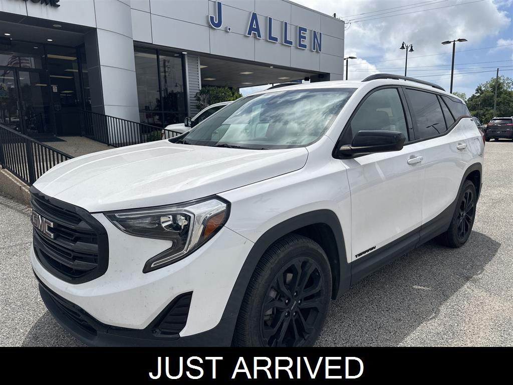 Summit White 2020 GMC Terrain SLE FWD SUV / Crossover Front-Wheel Drive 9-Speed Automatic Overdrive