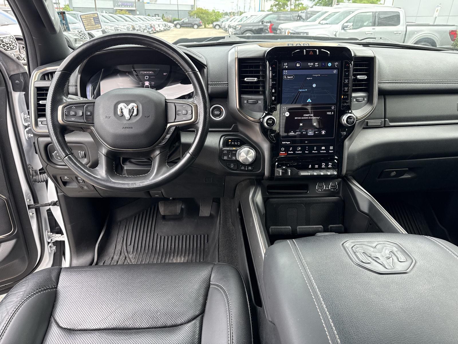 View vehicle photo 6