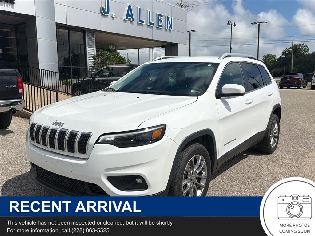 Bright White Clearcoat 2019 Jeep Cherokee Latitude Plus FWD SUV / Crossover Front-Wheel Drive 9-Speed Automatic