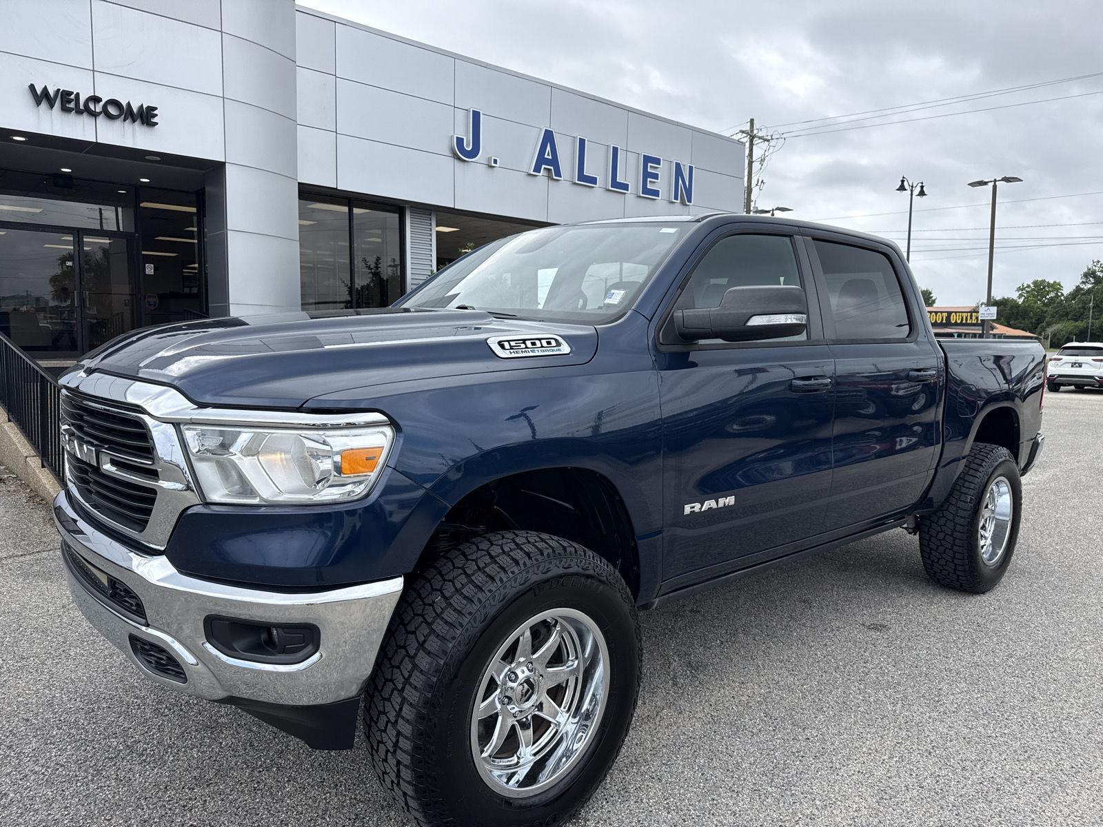 Patriot Blue Pearlcoat 2021 RAM 1500 Big Horn Crew Cab 4WD Pickup Truck Four-Wheel Drive 8-Speed Automatic