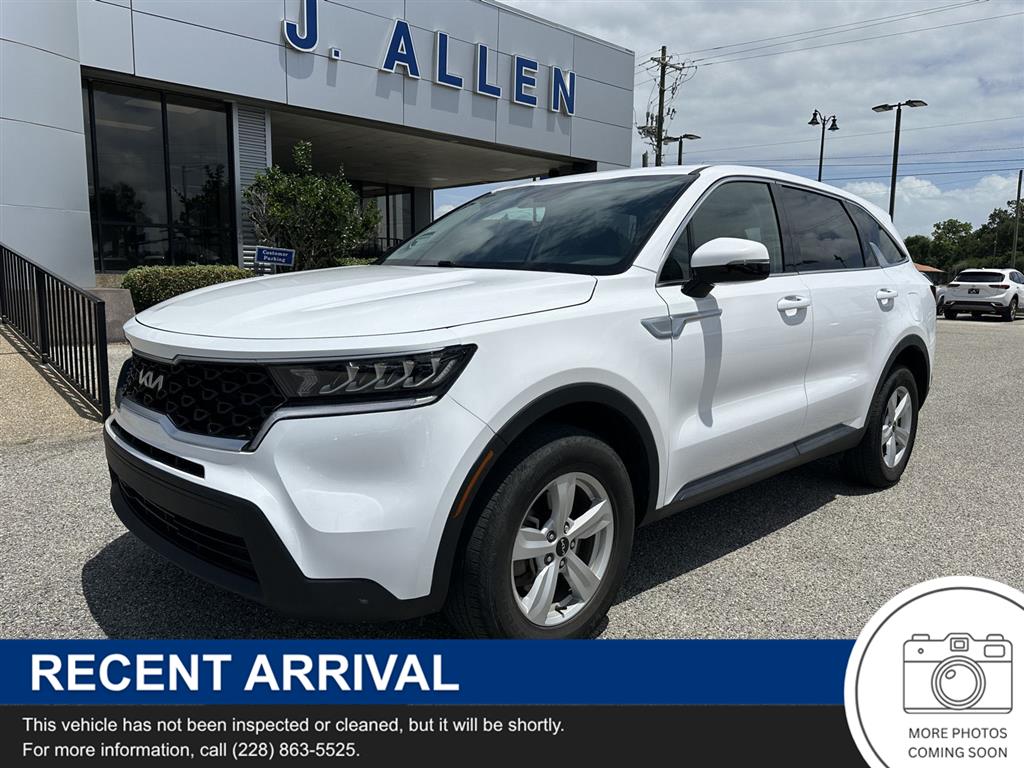 Glacial White Pearl 2023 Kia Sorento LX AWD SUV / Crossover All-Wheel Drive 8-Speed Automatic