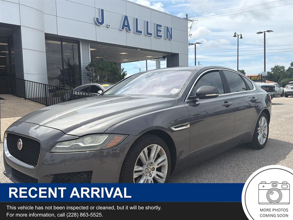  2016 Jaguar XF 35t Premium RWD Sedan Rear-Wheel Drive Automatic