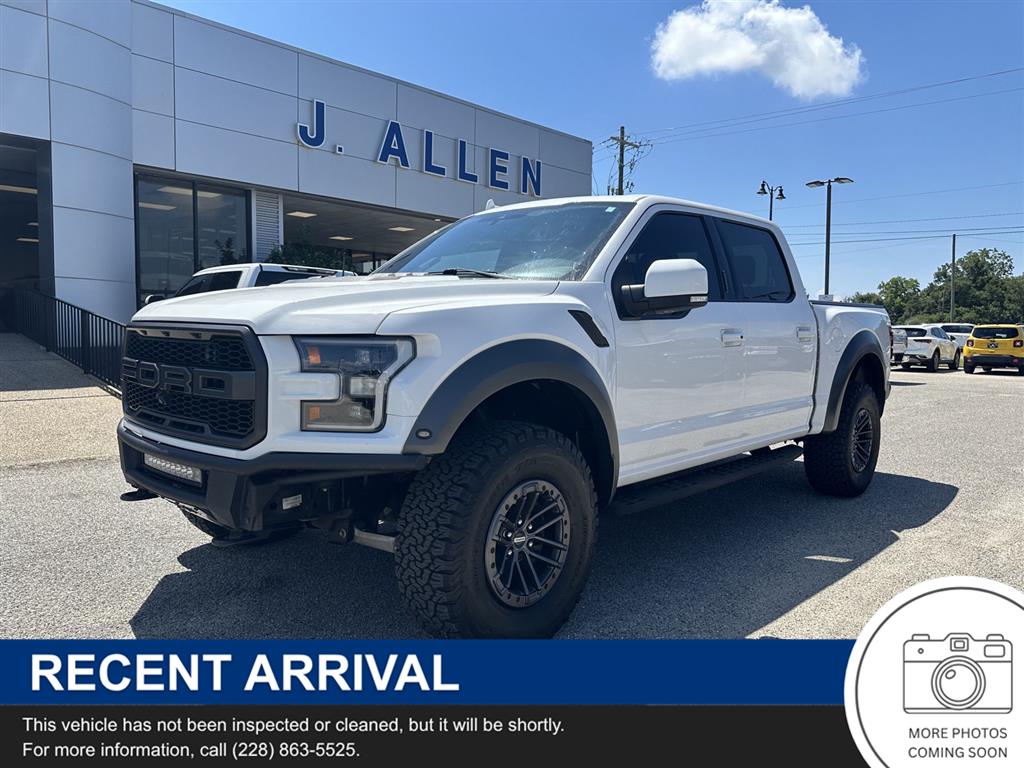 Oxford White 2019 Ford F-150 Raptor SuperCrew 4WD Pickup Truck Four-Wheel Drive Automatic