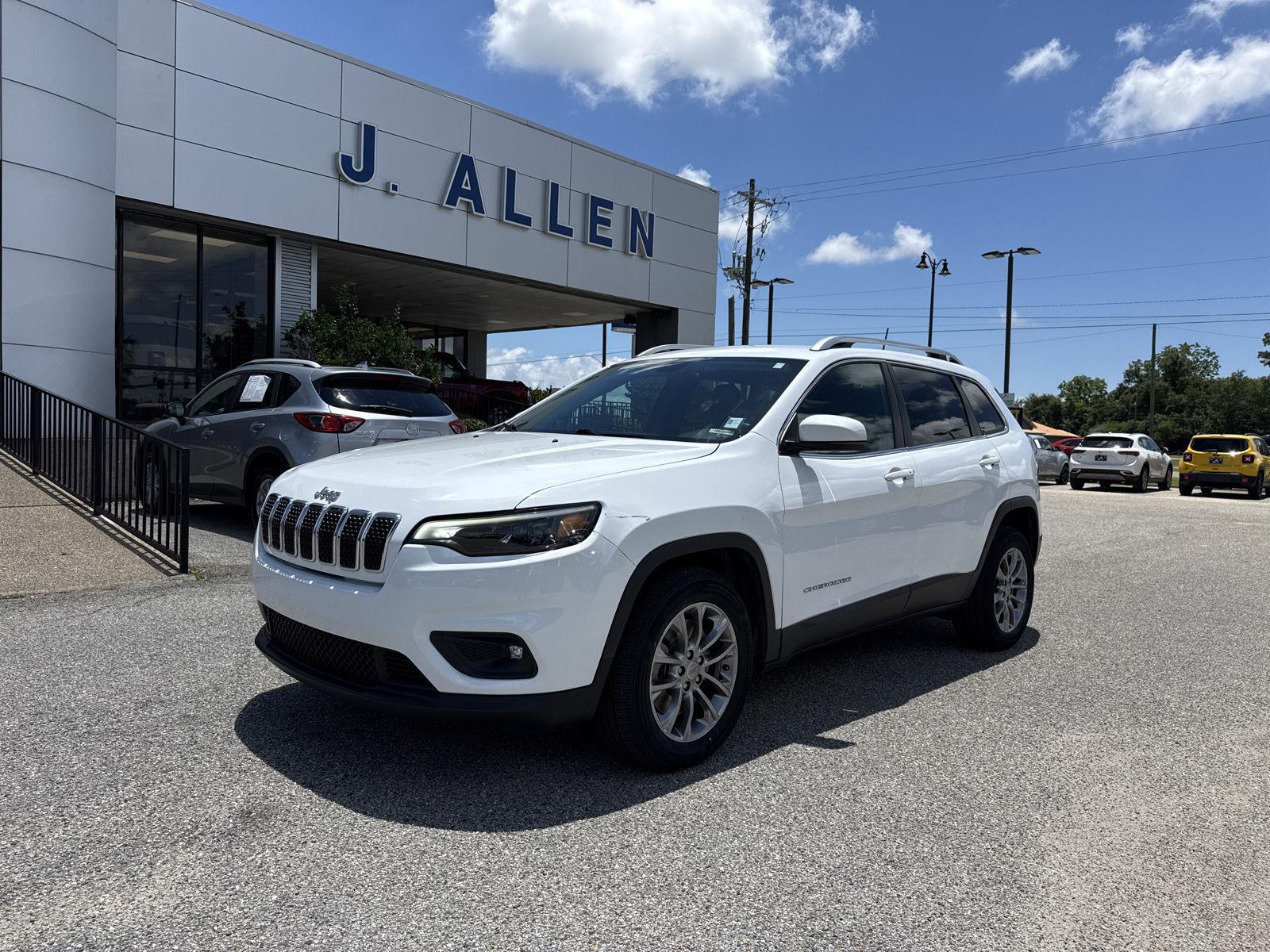 Bright White Clearcoat 2019 Jeep Cherokee Latitude Plus FWD SUV / Crossover Front-Wheel Drive 9-Speed Automatic