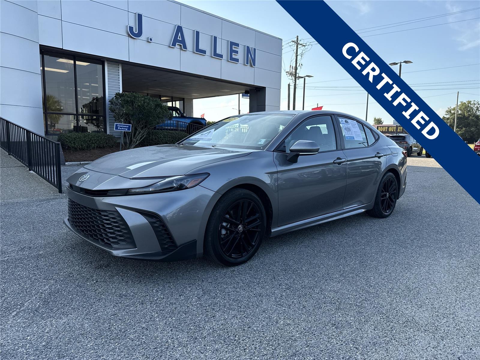 2025 Toyota Camry SE FWD