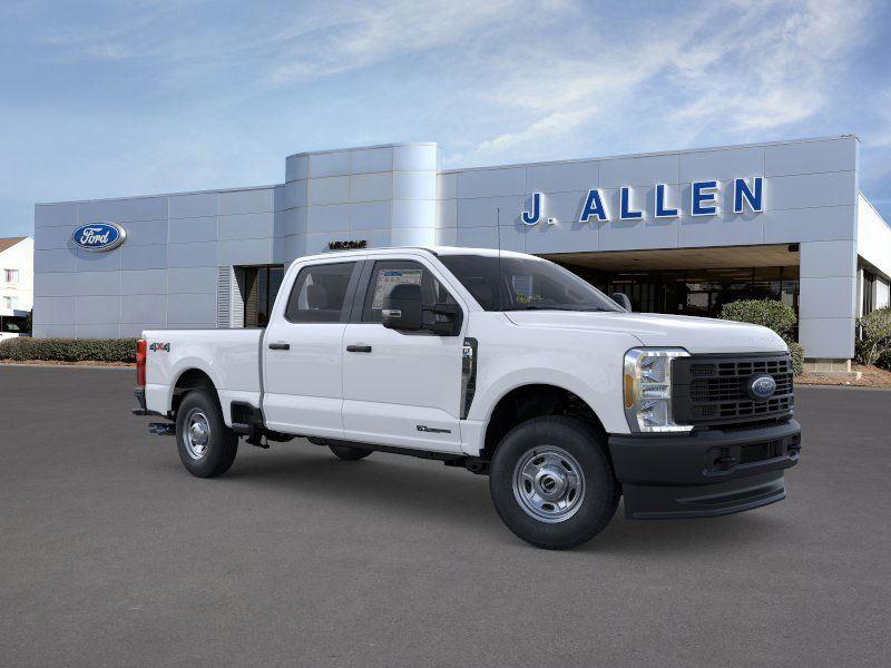 Oxford White 2026 Ford F-250 Super Duty XL Crew Cab 4WD Pickup Truck Four-Wheel Drive Automatic