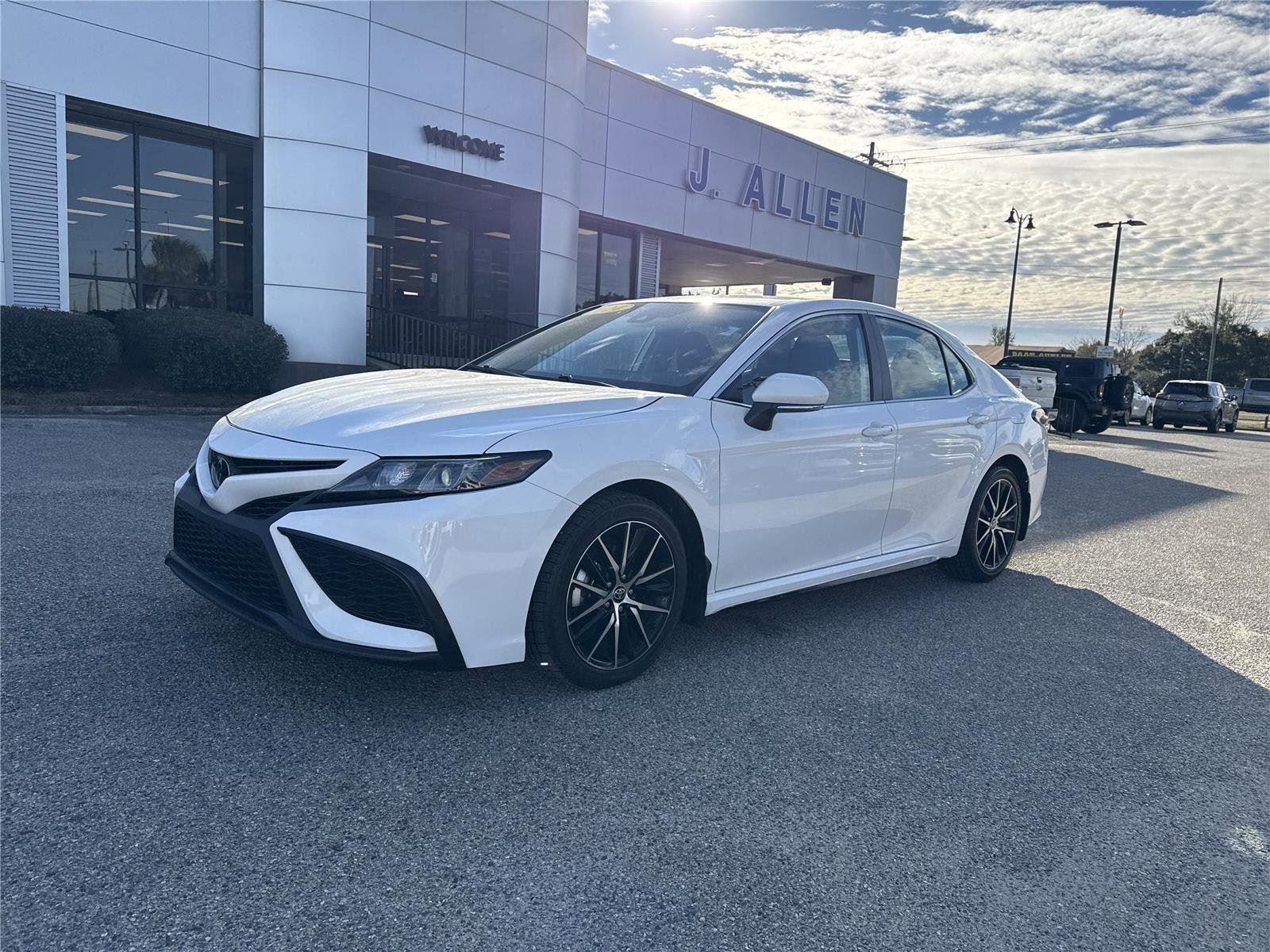 2024 Toyota Camry SE FWD