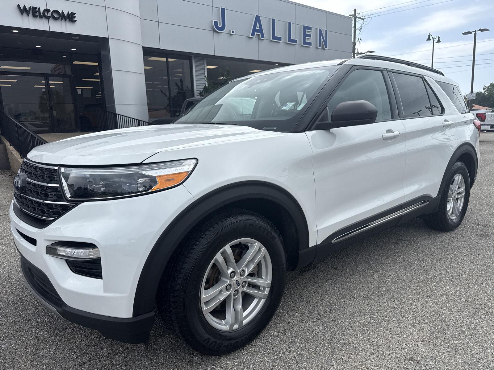 Oxford White 2021 Ford Explorer SUV / Crossover Rear-Wheel Drive Automatic
