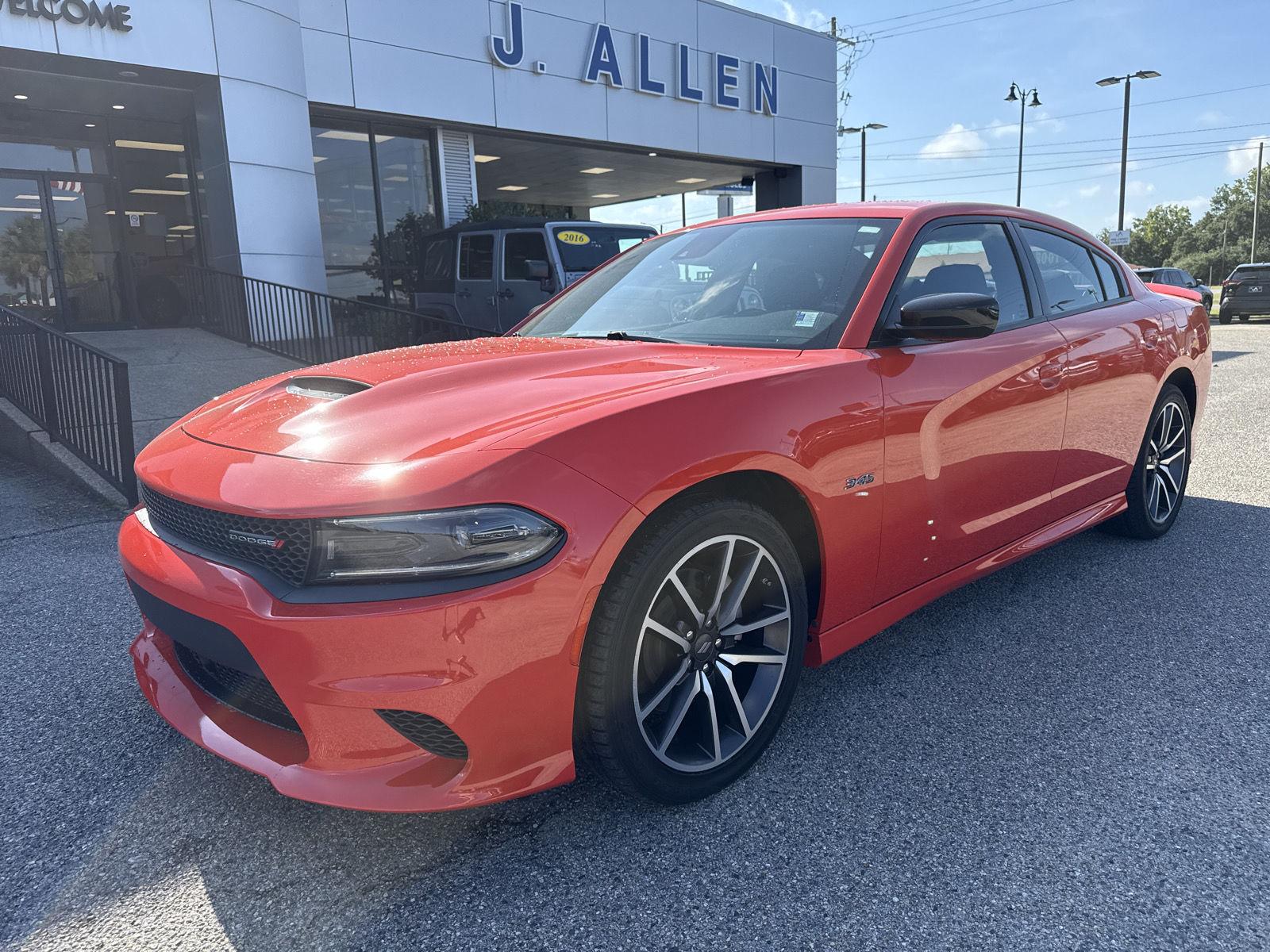 Go Mango 2023 Dodge Charger Sedan Rear-Wheel Drive 8-Speed Automatic