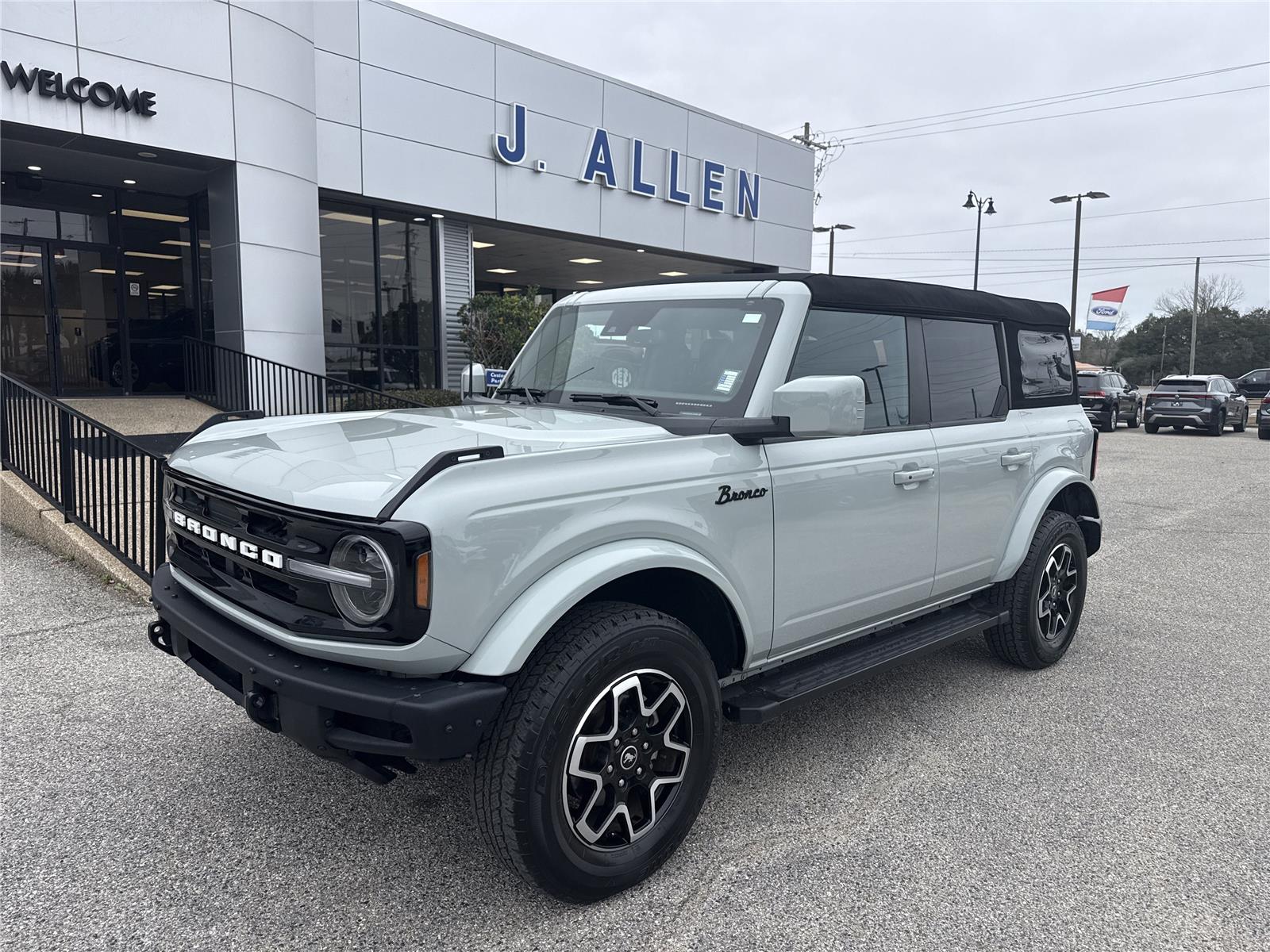 2024 Ford Bronco Outer Banks 4-Door 4WD