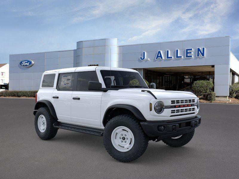 Oxford White 2026 Ford Bronco SUV / Crossover Four-Wheel Drive Automatic