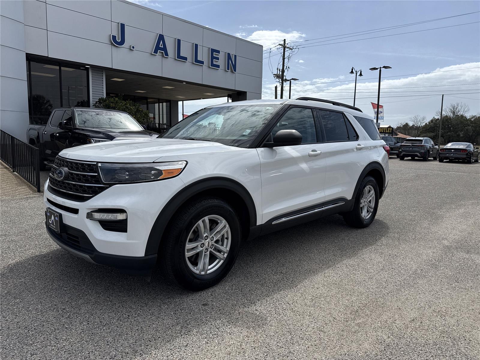 2023 Ford Explorer XLT AWD