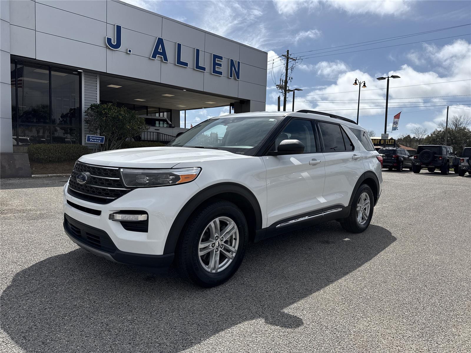 2024 Ford Explorer XLT RWD