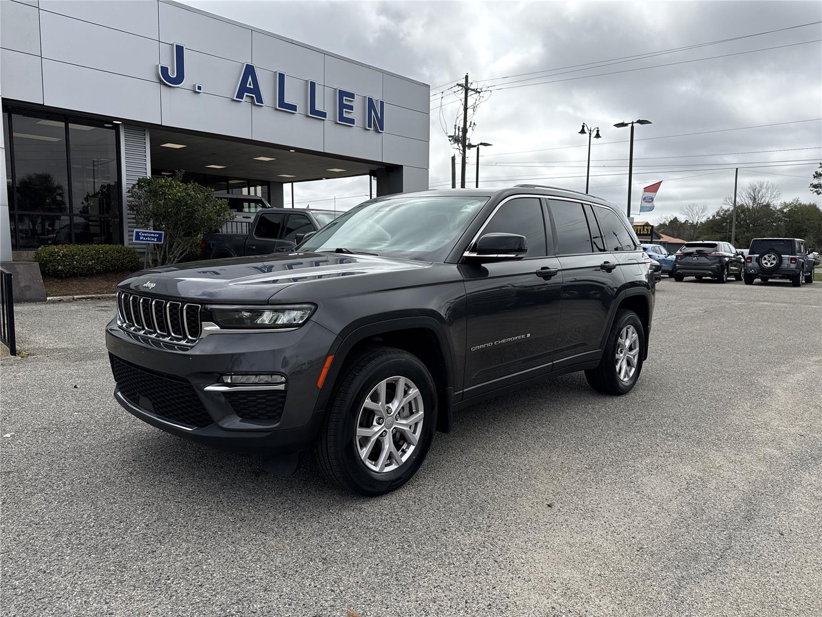 Baltic Gray Metallic Clearcoat 2022 Jeep Grand Cherokee Limited 4WD SUV / Crossover Four-Wheel Drive 8-Speed Automatic