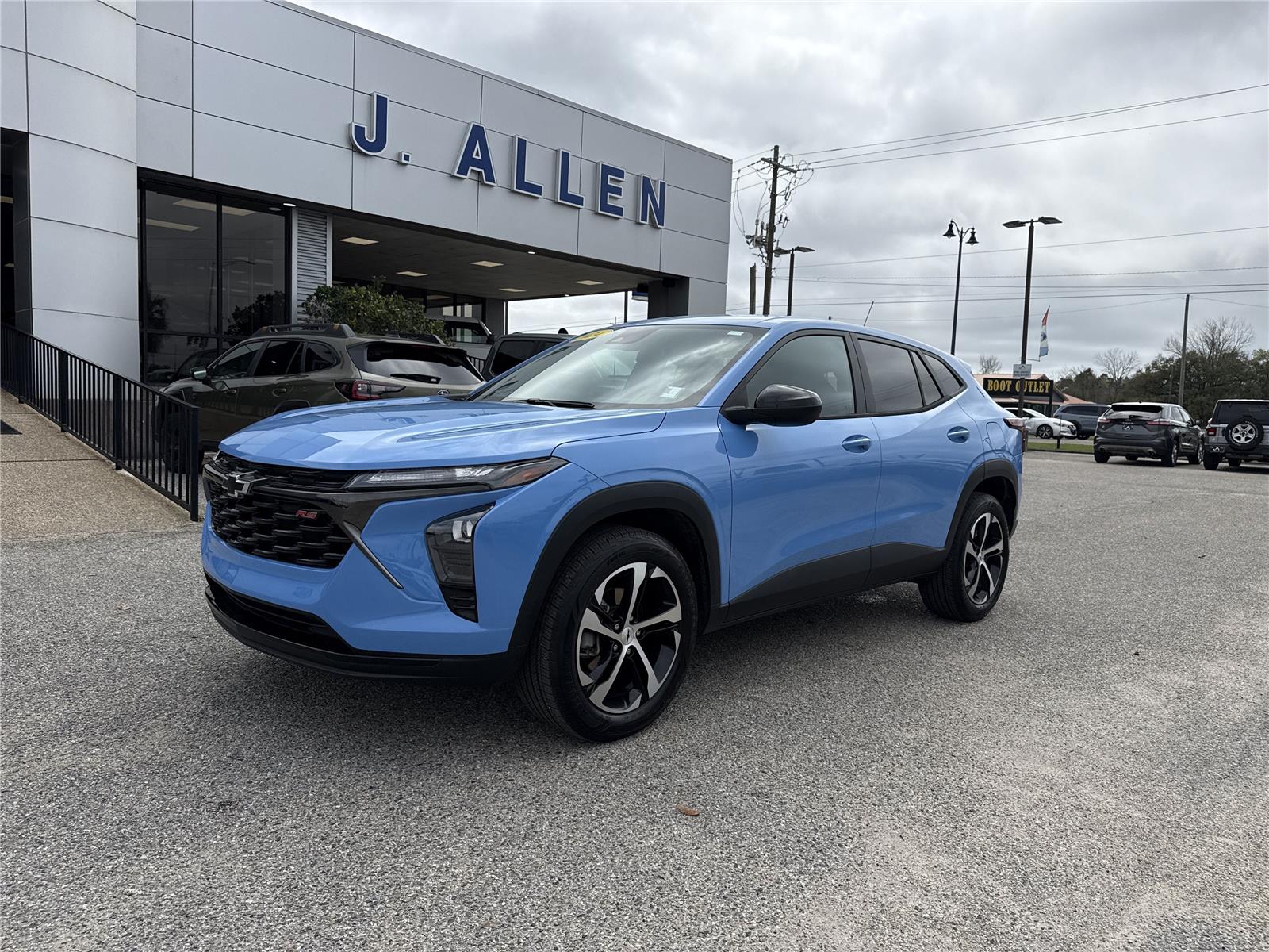 2024 Chevrolet Trax RS with 1RS FWD