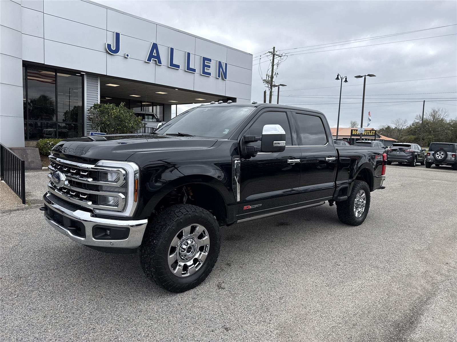 Agate Black 2025 Ford F-250 Super Duty Lariat Crew Cab 4WD Pickup Truck Four-Wheel Drive Automatic