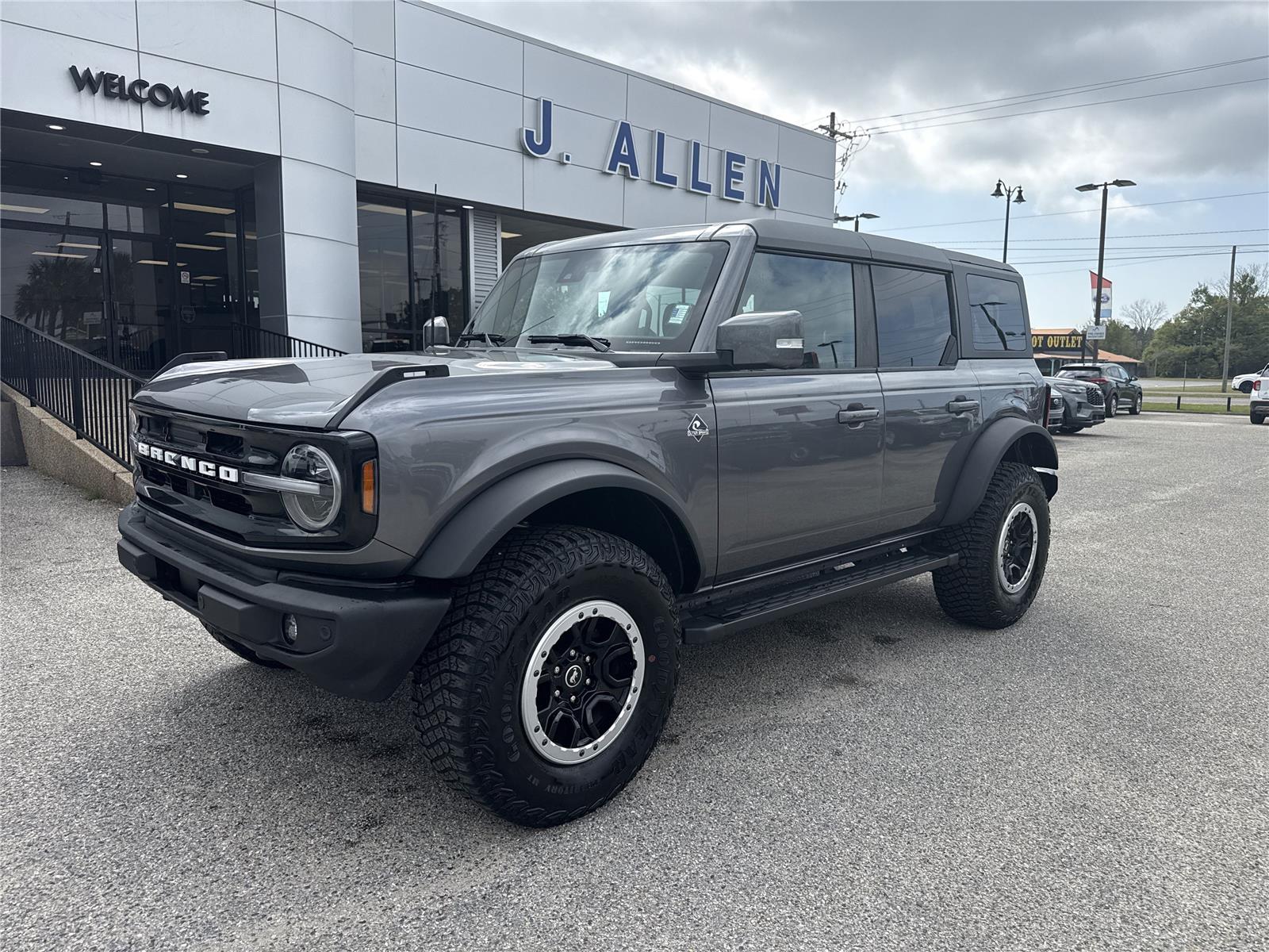 2023 Ford Bronco Outer Banks Advanced 4-Door 4WD