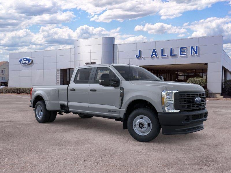 Avalanche Gray 2026 Ford F-350 Super Duty Pickup Truck Four-Wheel Drive Automatic