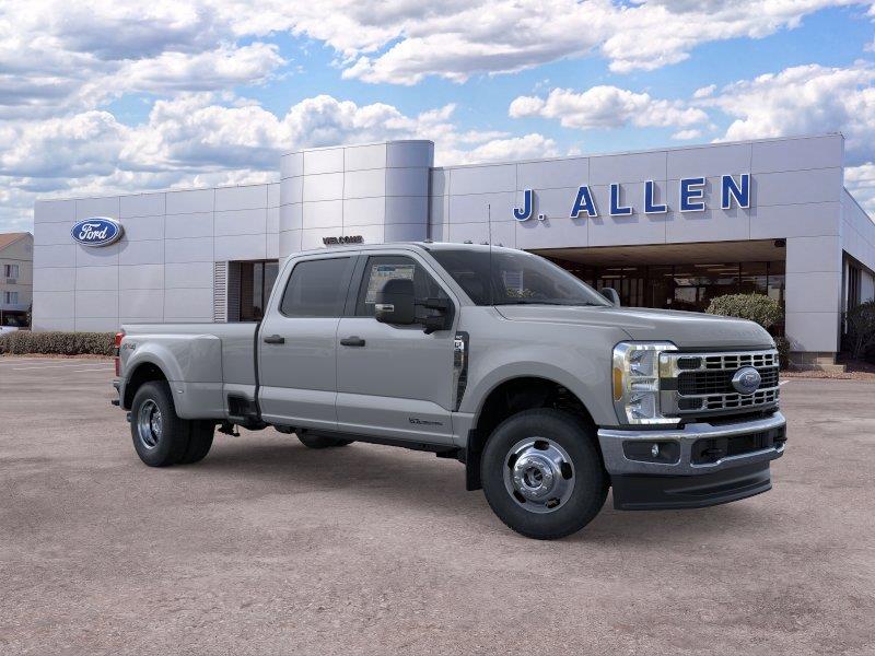Avalanche Gray 2026 Ford F-350 Super Duty Pickup Truck Four-Wheel Drive Automatic