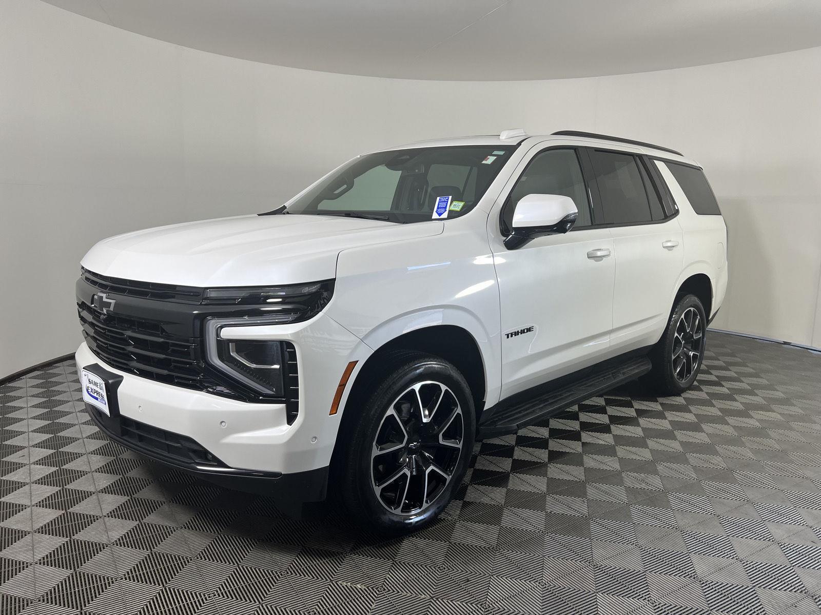 Used 2025 Pearl Chevrolet RST image 28