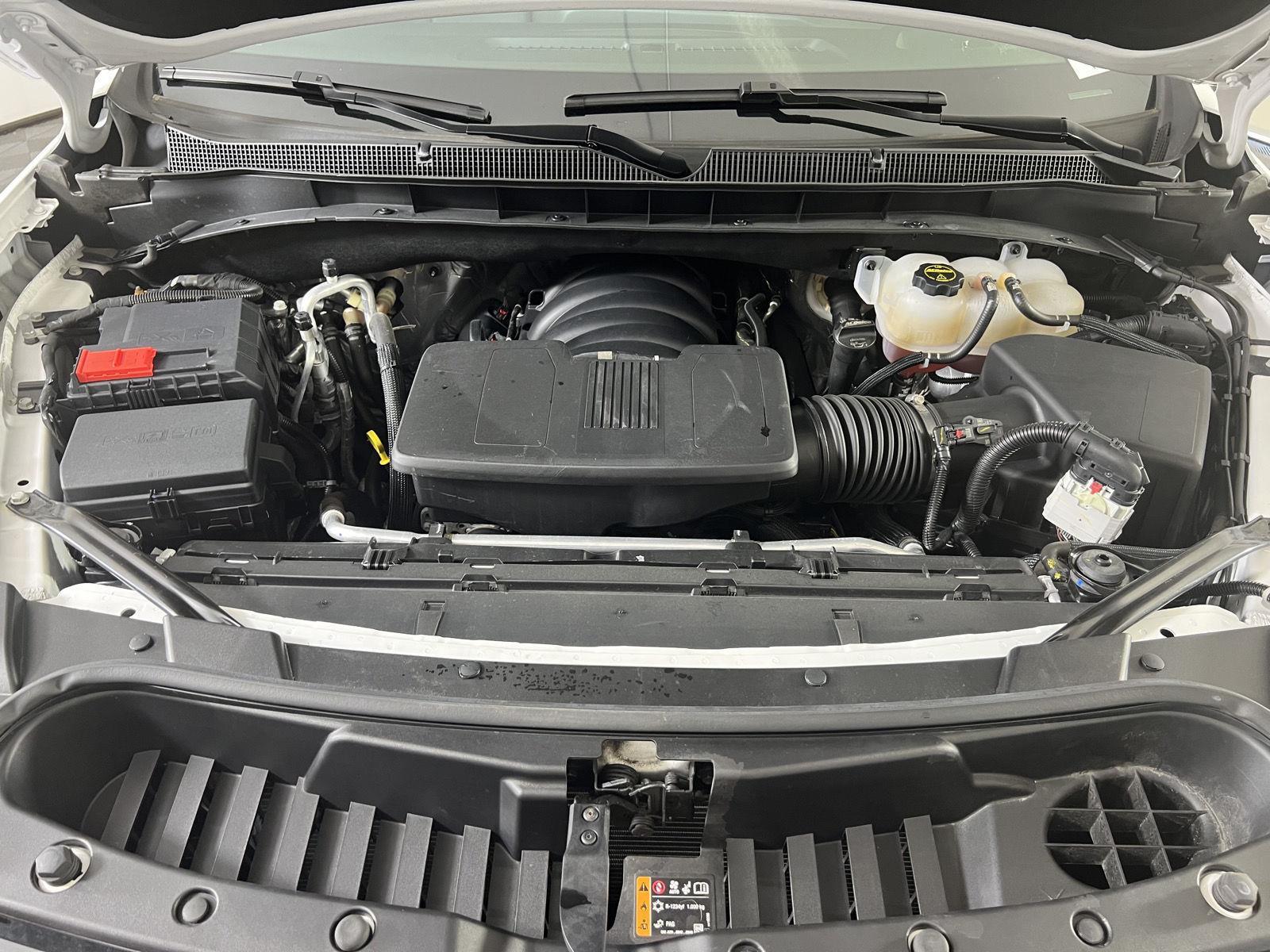 Used 2025 Pearl Chevrolet RST image 34