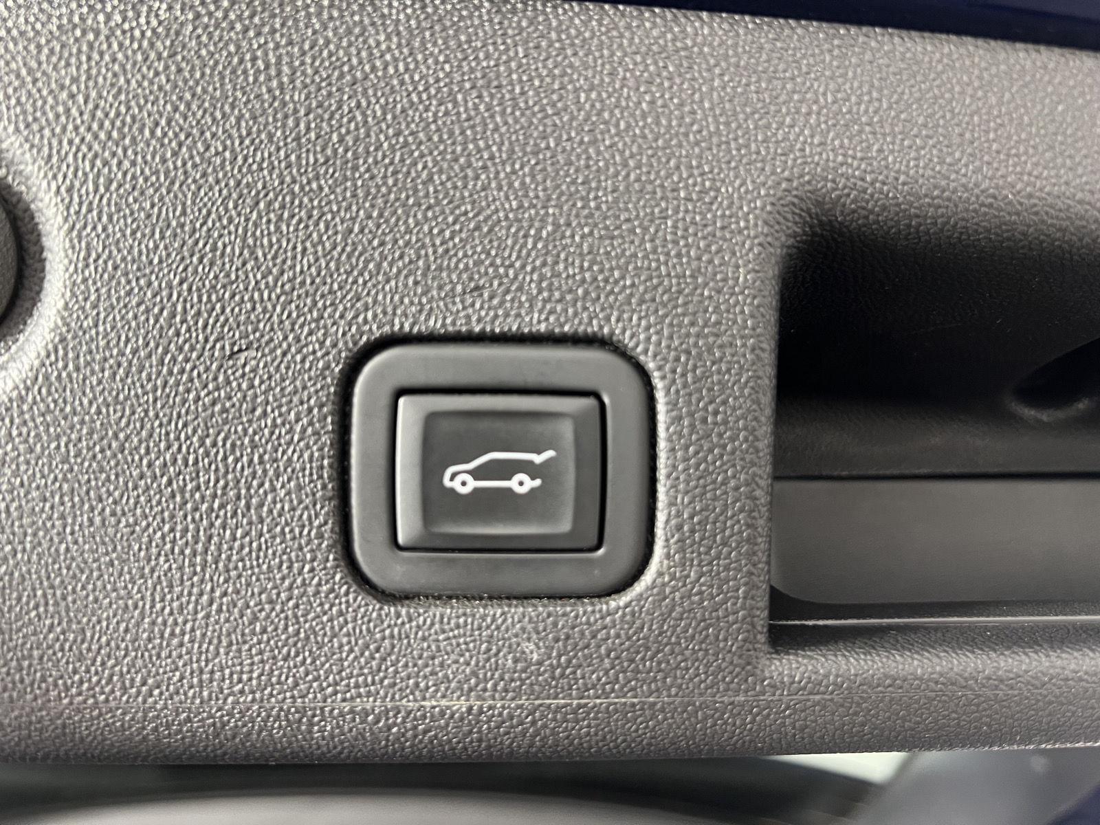 Used 2022 Blue Chevrolet RS image 20