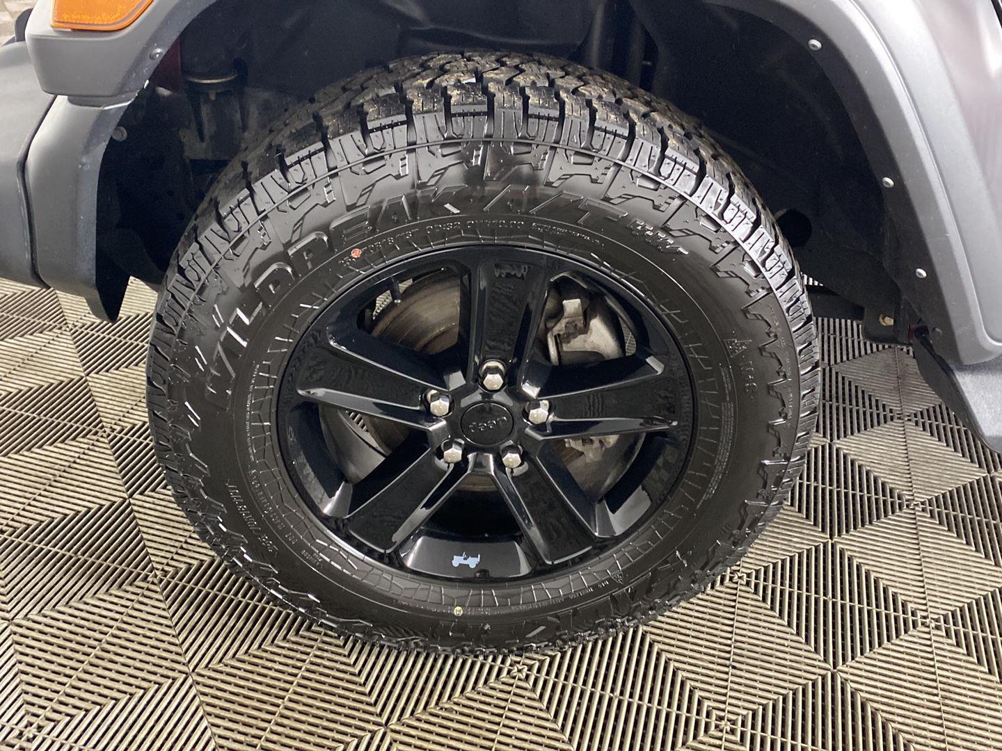 Used 2021 Snazzberry Pearlcoat Jeep Unlimited Sport Altitude image 27