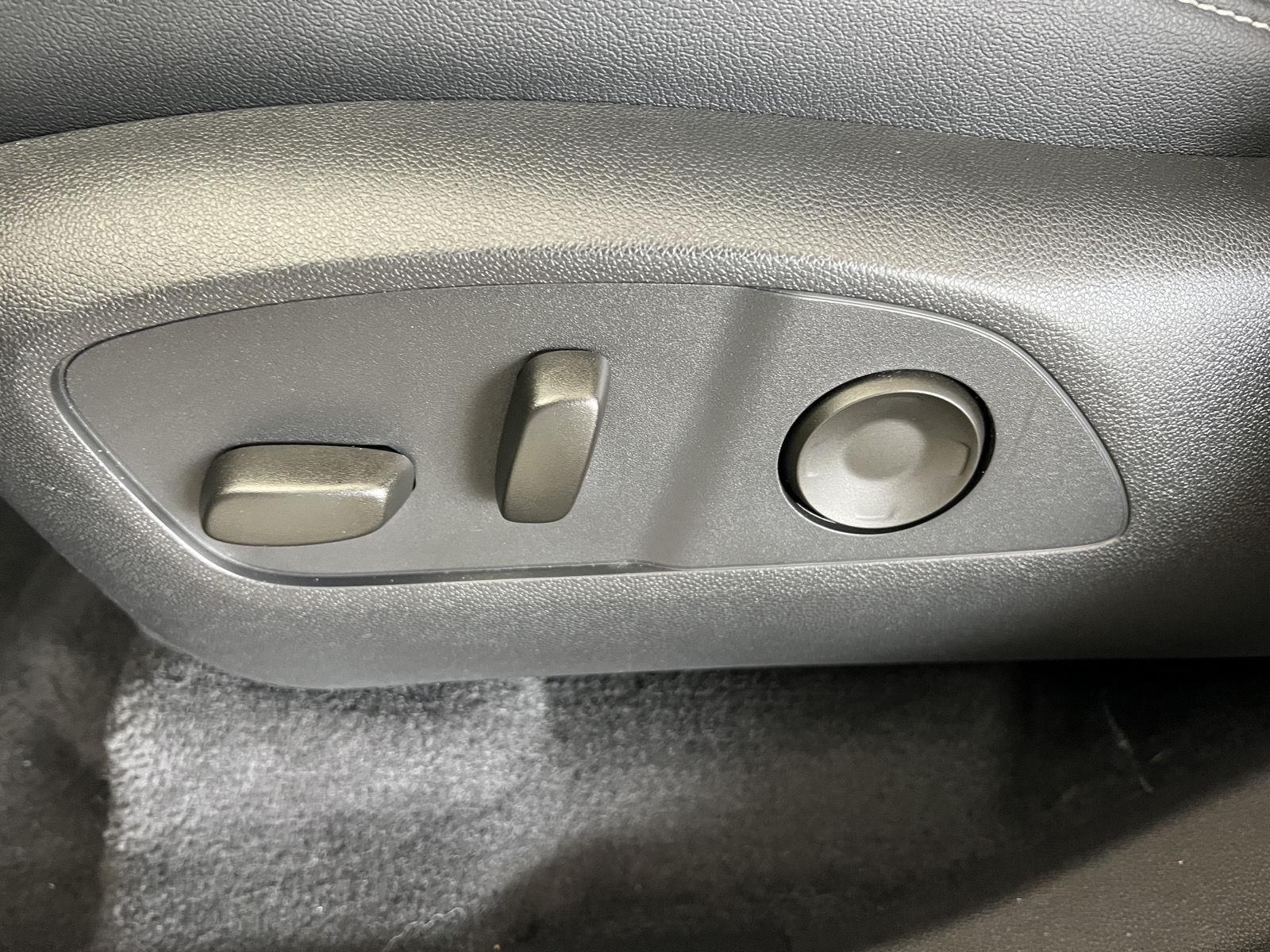 Used 2024 Lakeshore Blue Chevrolet LT image 6