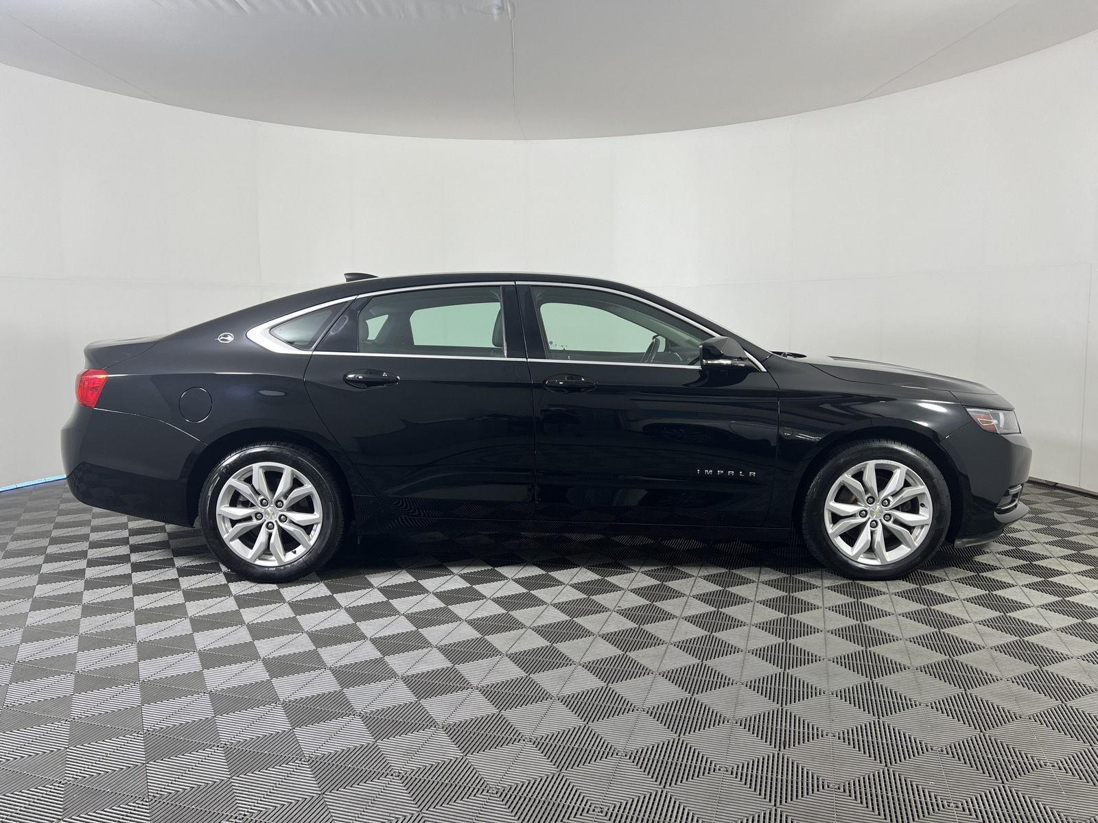 Used 2018 Black Chevrolet LT image 30