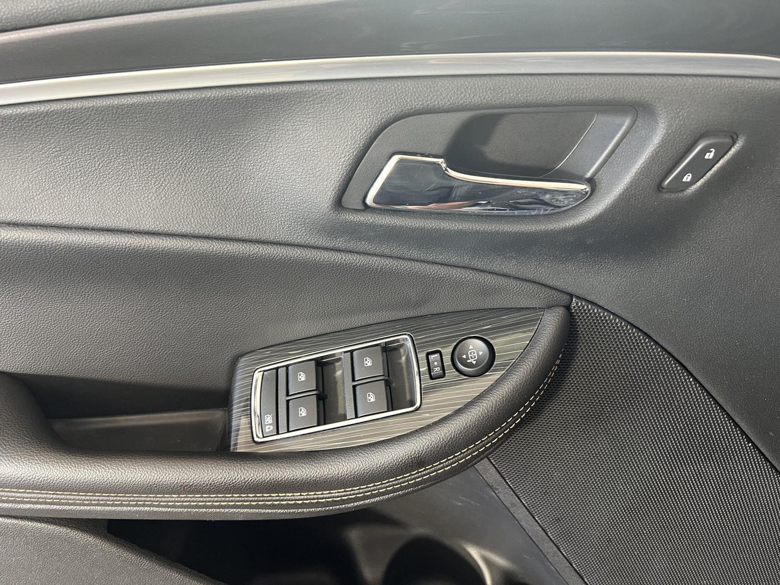 Used 2018 Black Chevrolet LT image 8