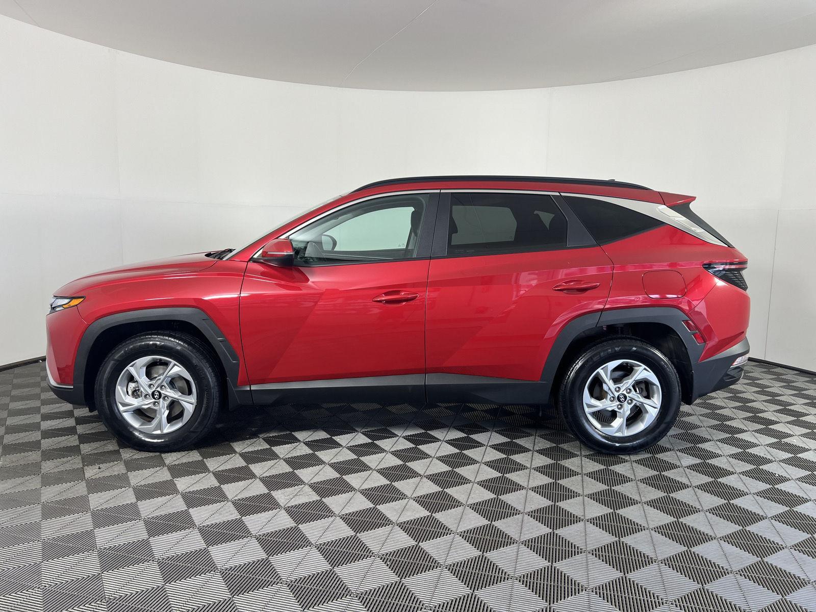 Used 2023 Calypso Red Hyundai SEL image 27