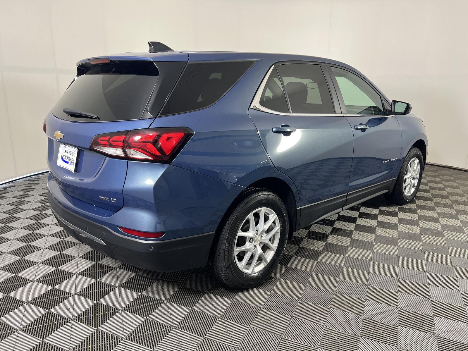 Used 2024 Lakeshore Blue Metallic Chevrolet LT image 25