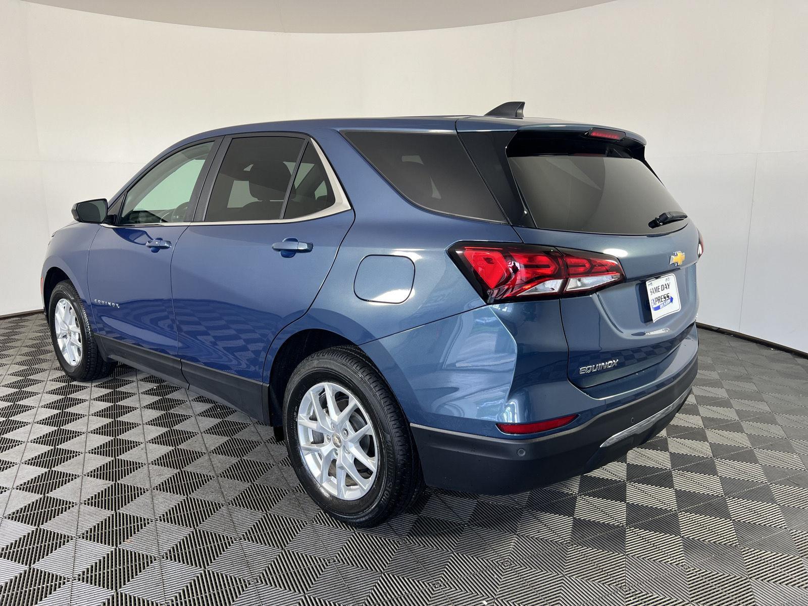 Used 2024 Lakeshore Blue Metallic Chevrolet LT image 27