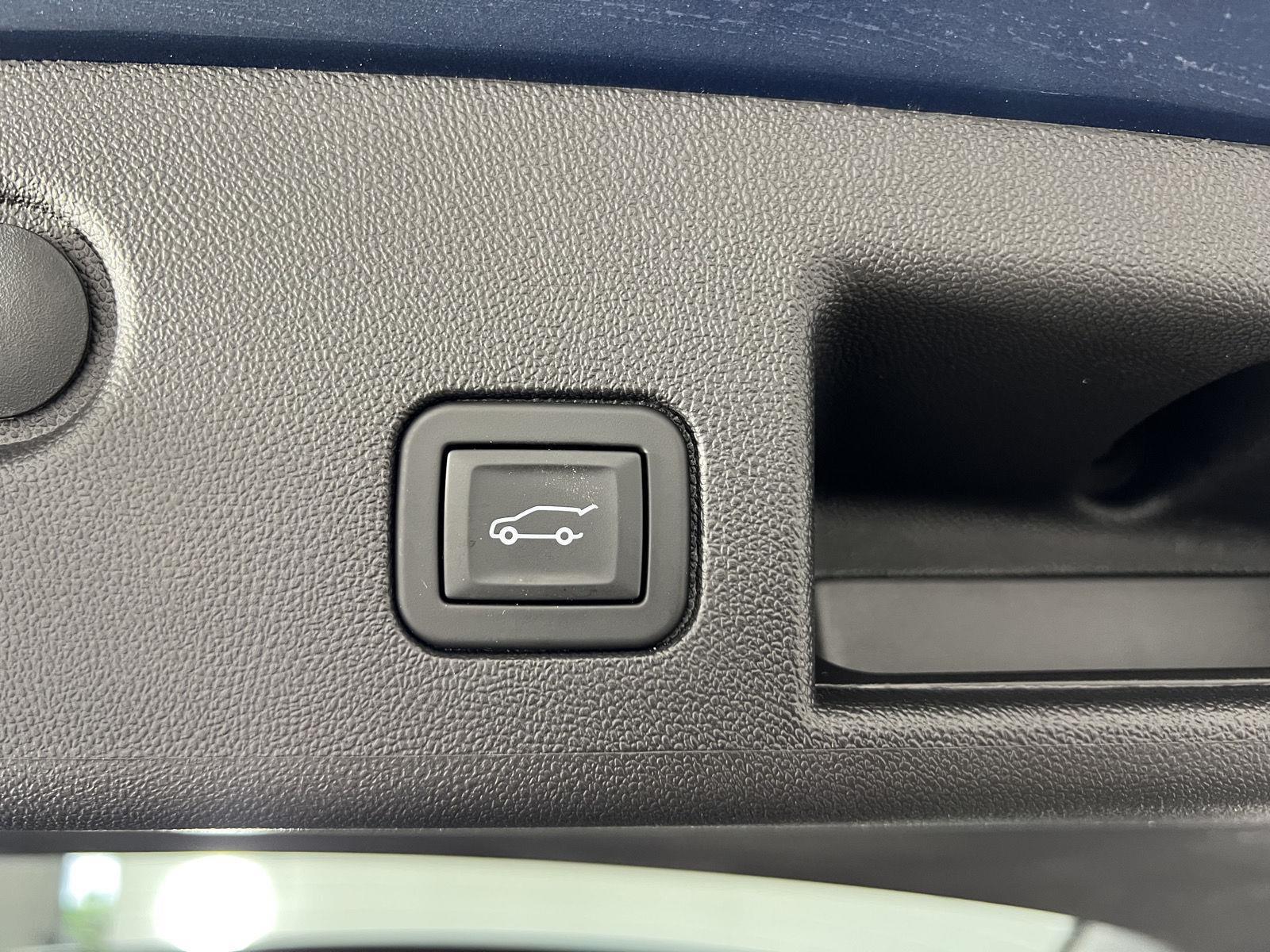 Used 2024 Lakeshore Blue Metallic Chevrolet LT image 21