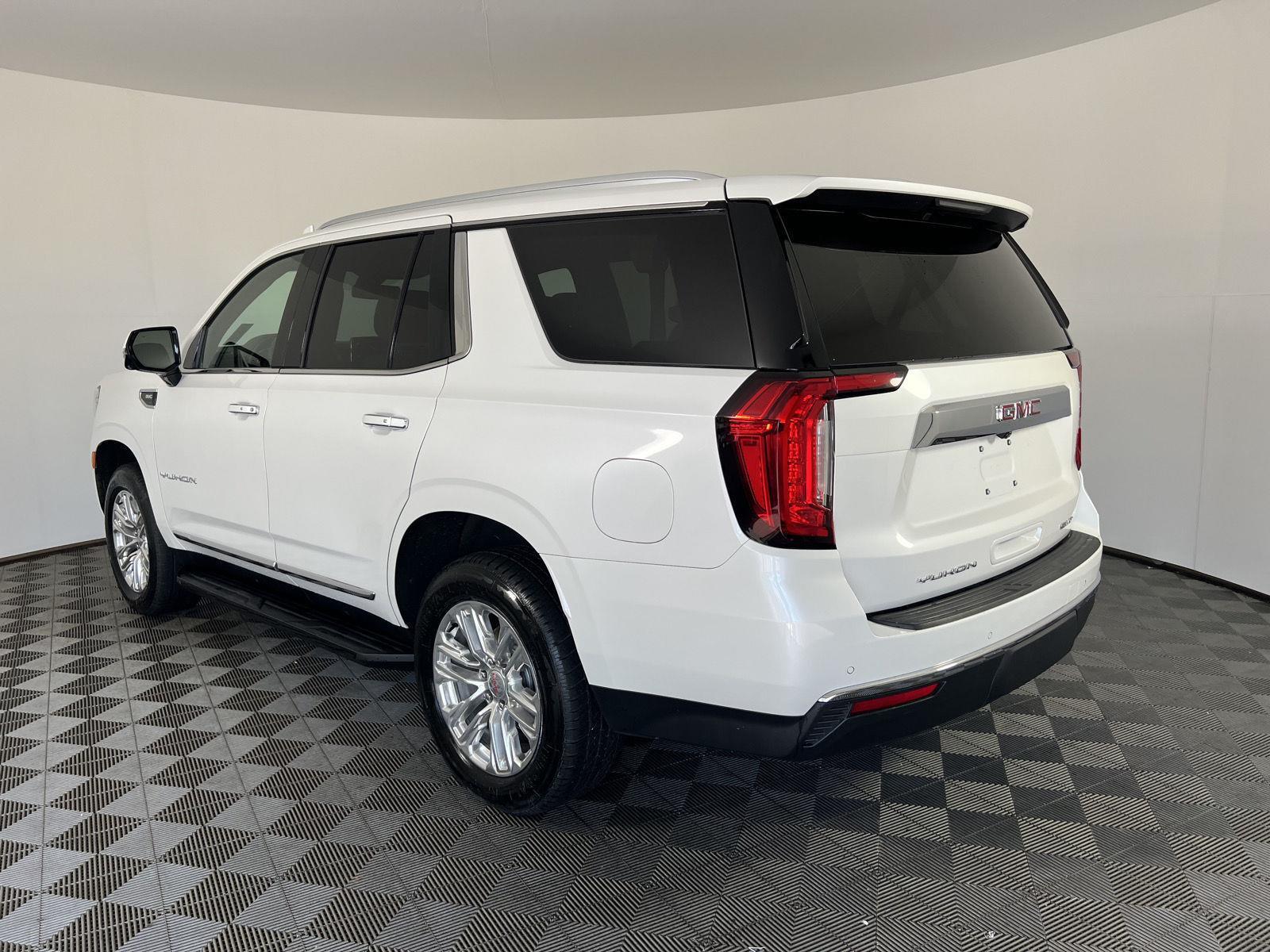 Used 2022 White Frost GMC SLT image 33