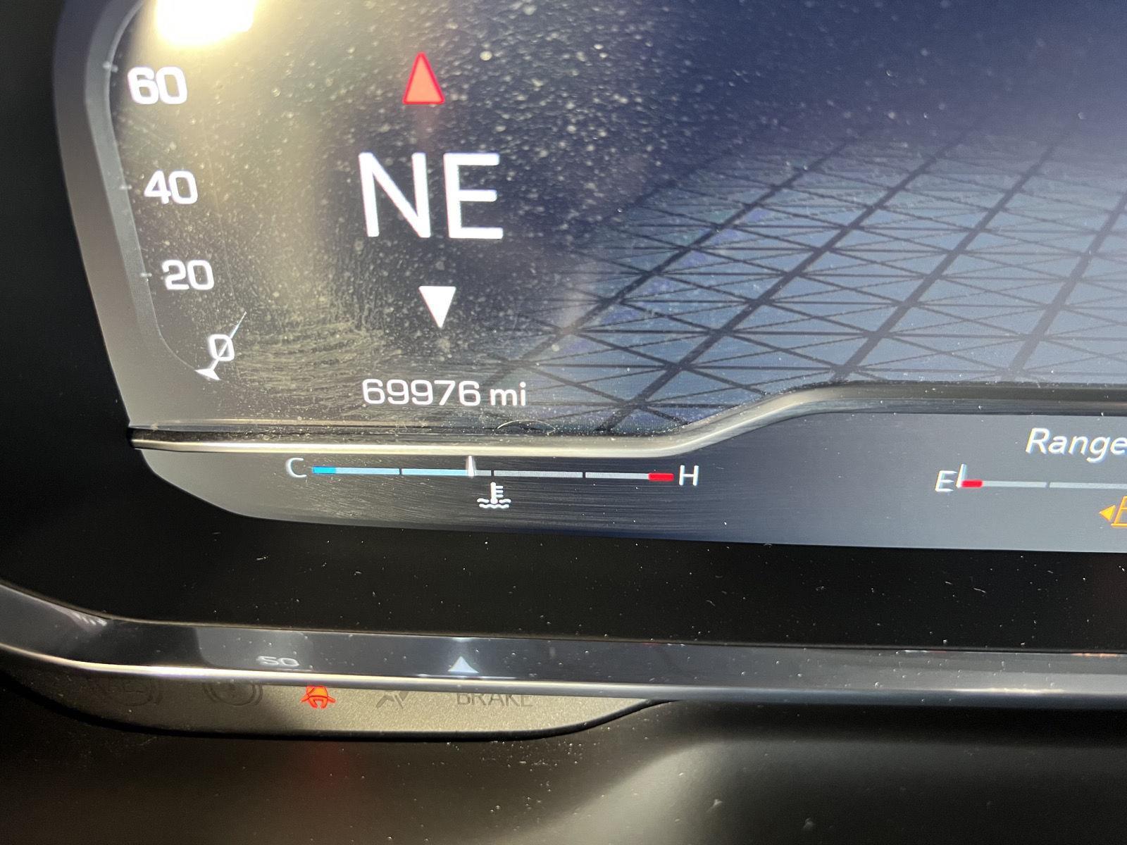 Used 2022 White Frost GMC SLT image 17