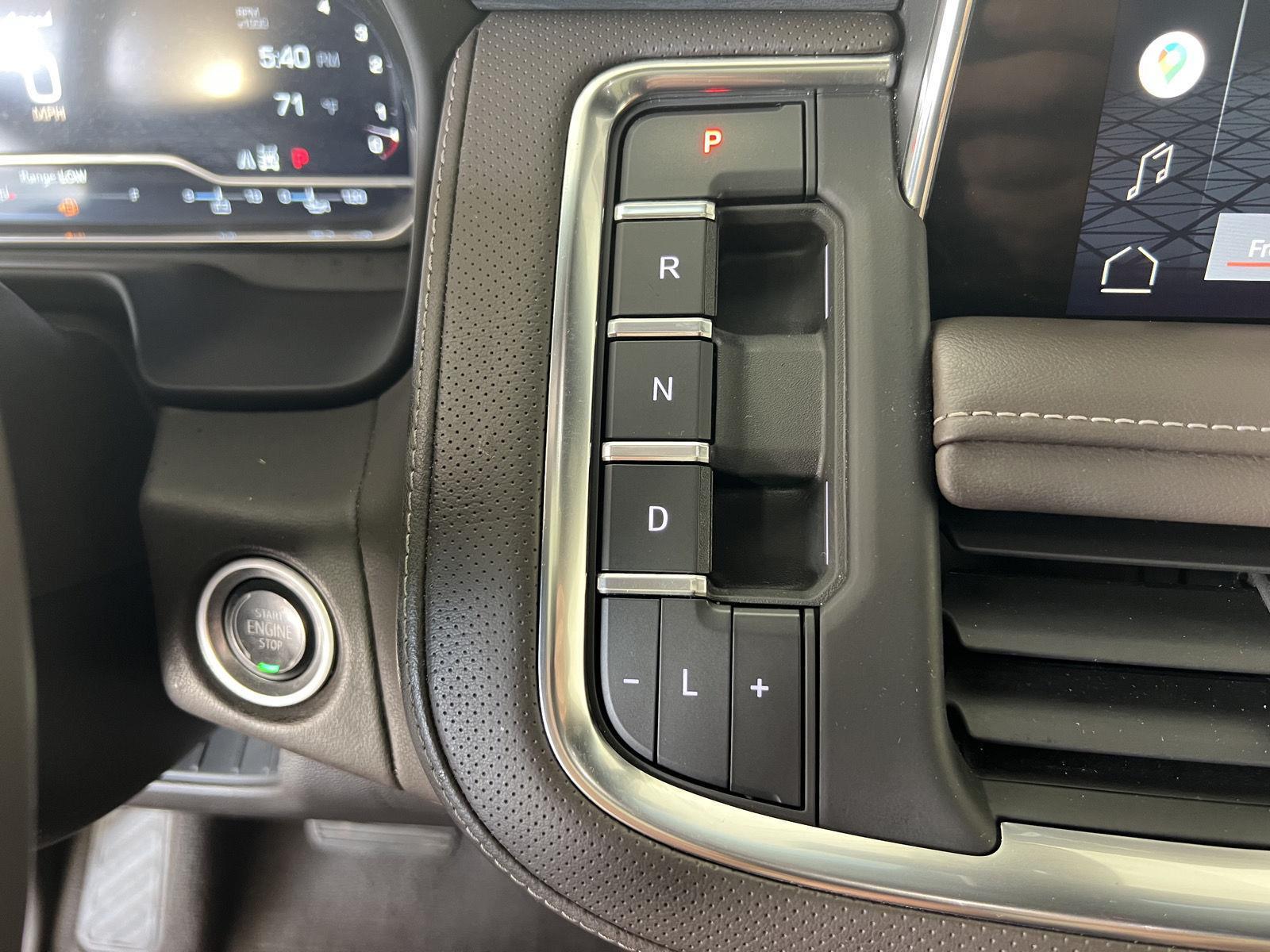 Used 2022 White Frost GMC SLT image 23