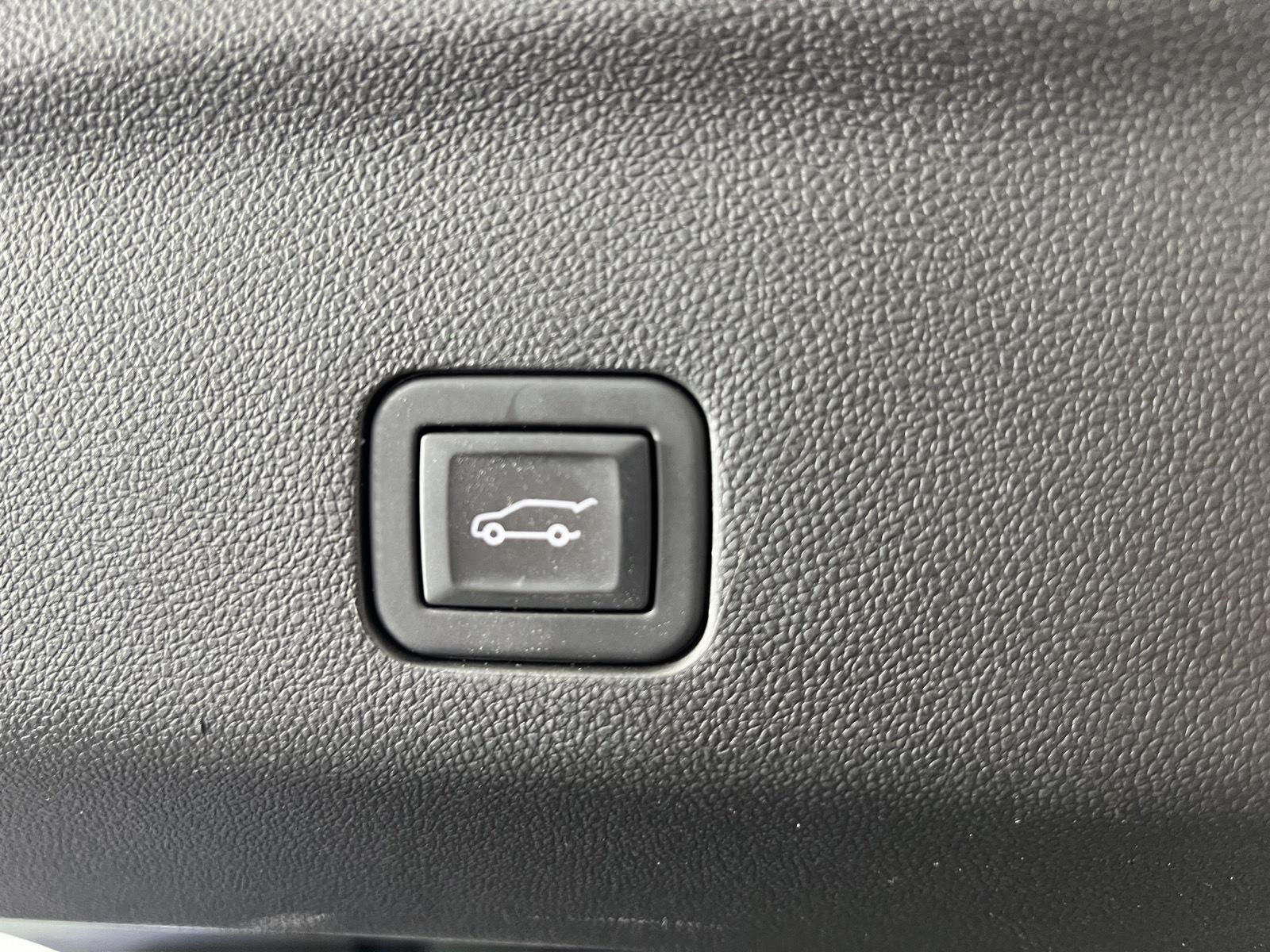 Used 2023 Summit White Chevrolet LT image 26
